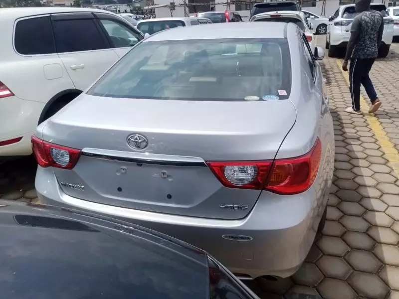 Toyota Mark X   - 2013
