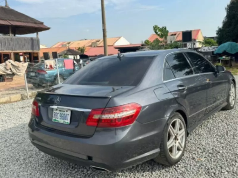 Mercedes-Benz E 350 - 2011