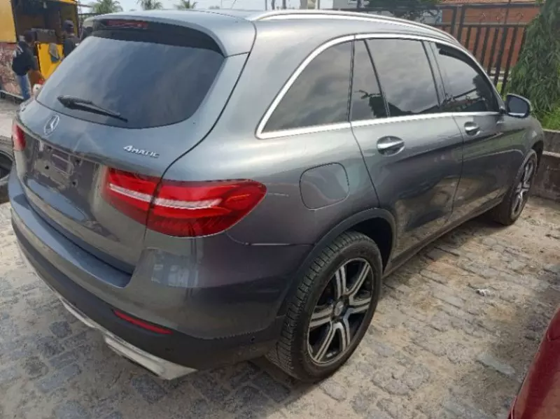 Mercedes-Benz GLC 300   - 2018