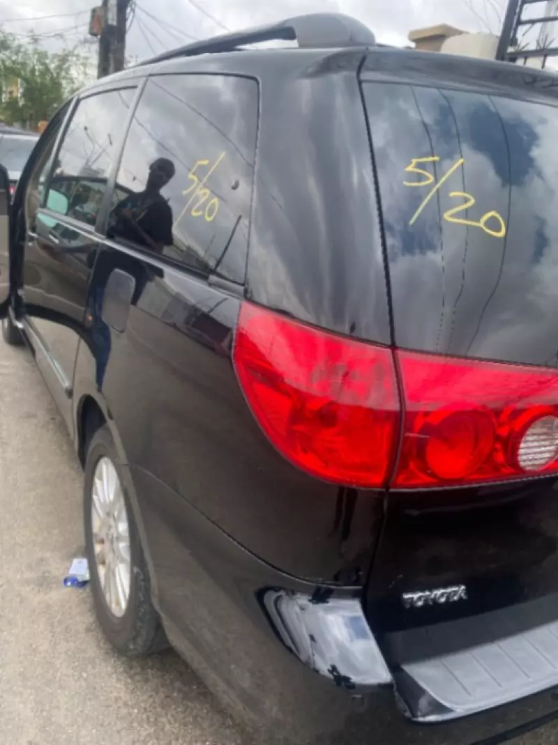 Toyota Sienna   - 2008