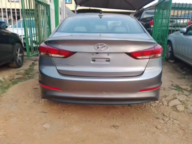 Hyundai Elantra   - 2018