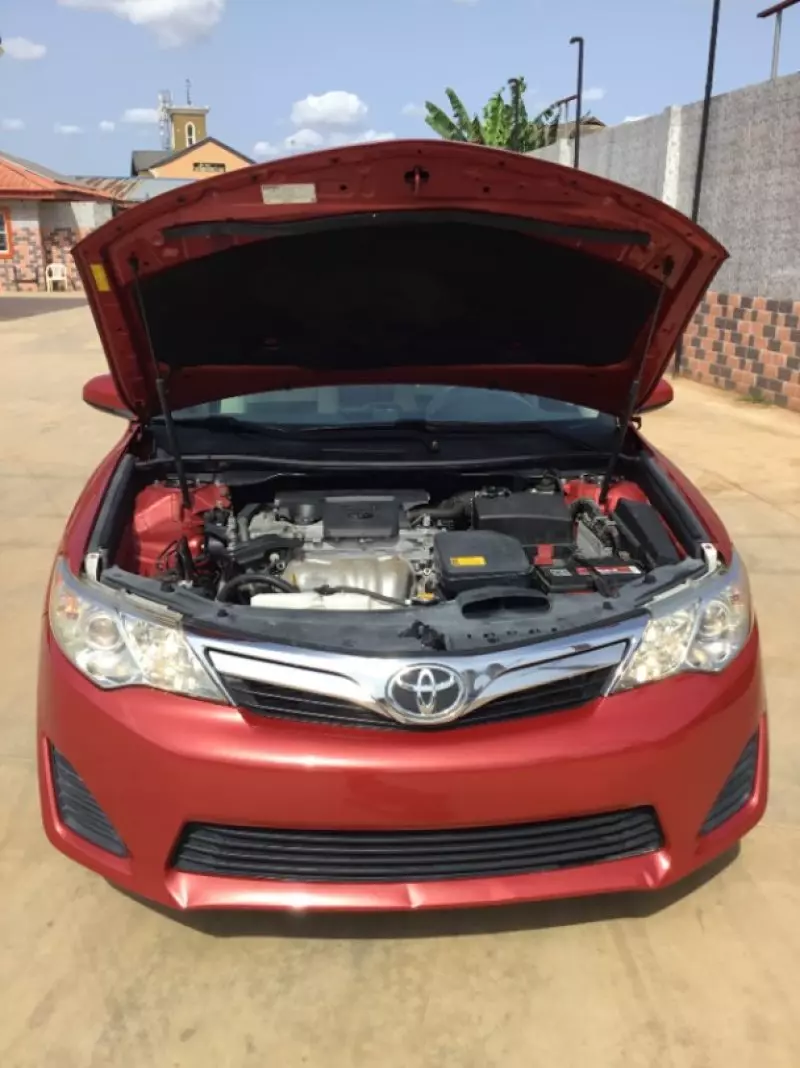 Toyota Camry   - 2012