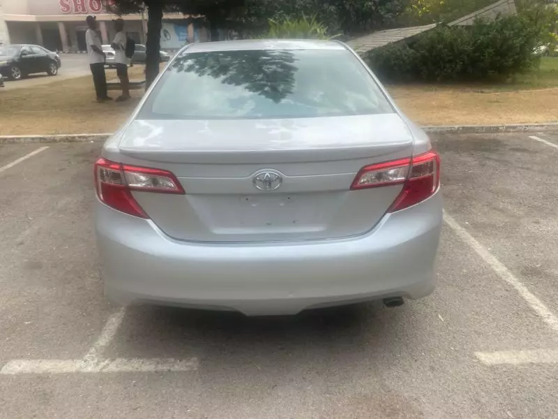 Toyota Camry   - 2012
