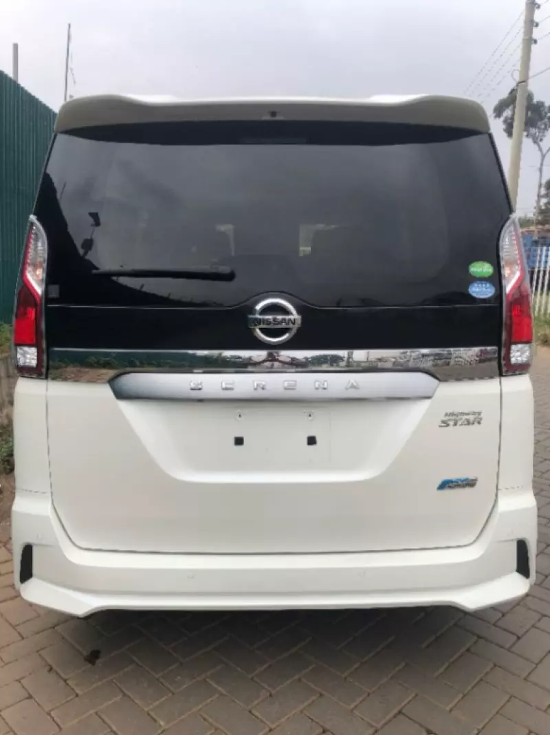 Nissan Serena Hybrid    - 2018