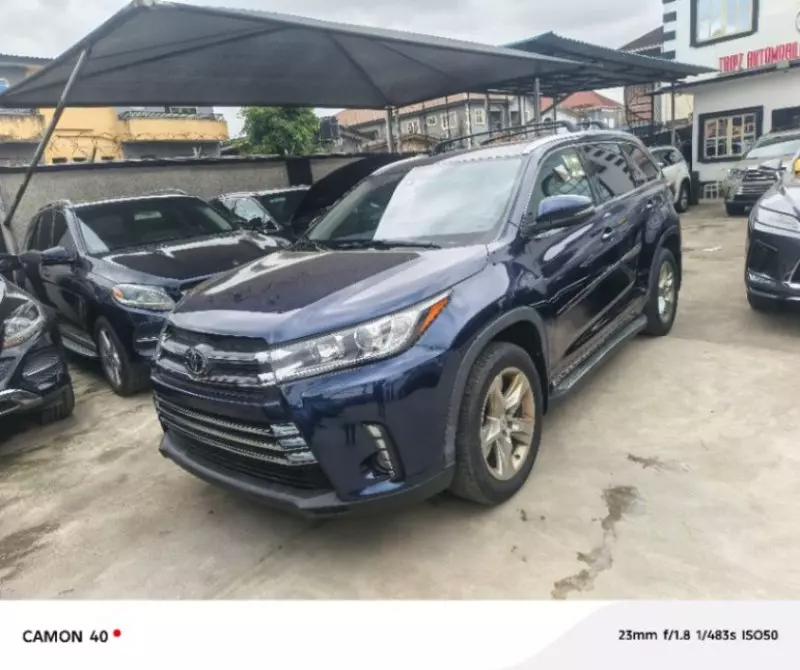 Toyota Highlander   - 2016