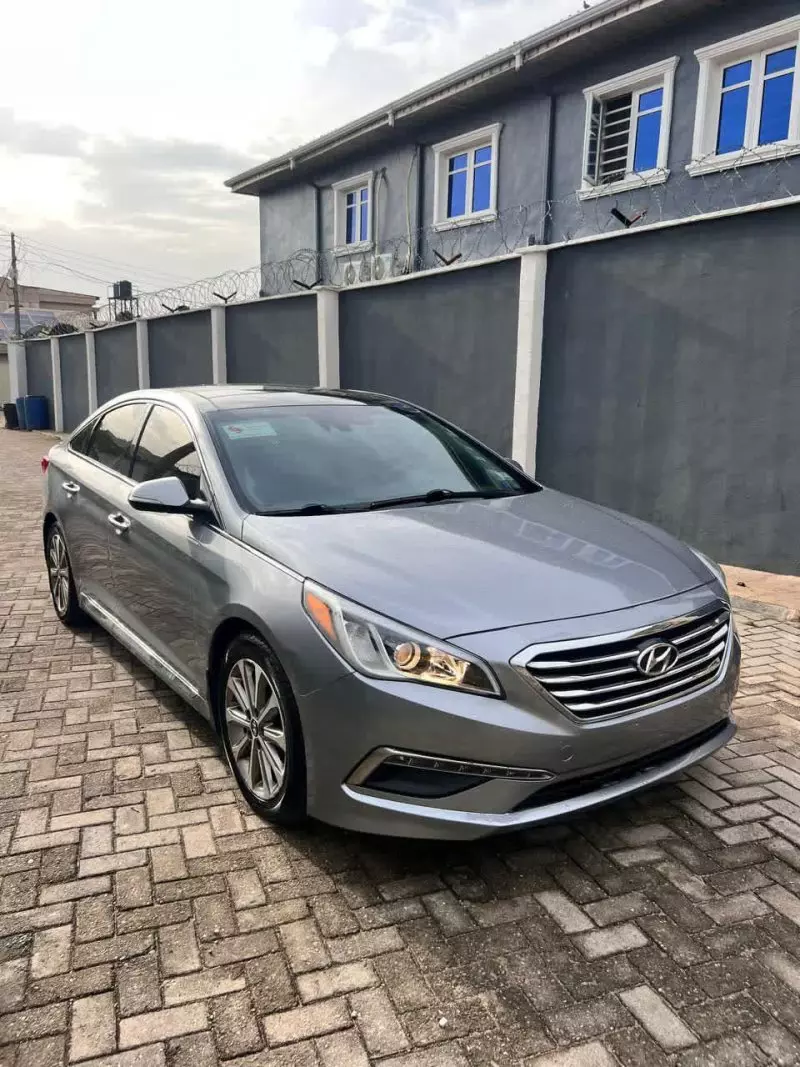 Hyundai Sonata   - 2016