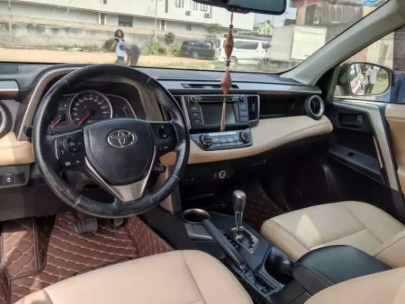 Toyota RAV 4   - 2013