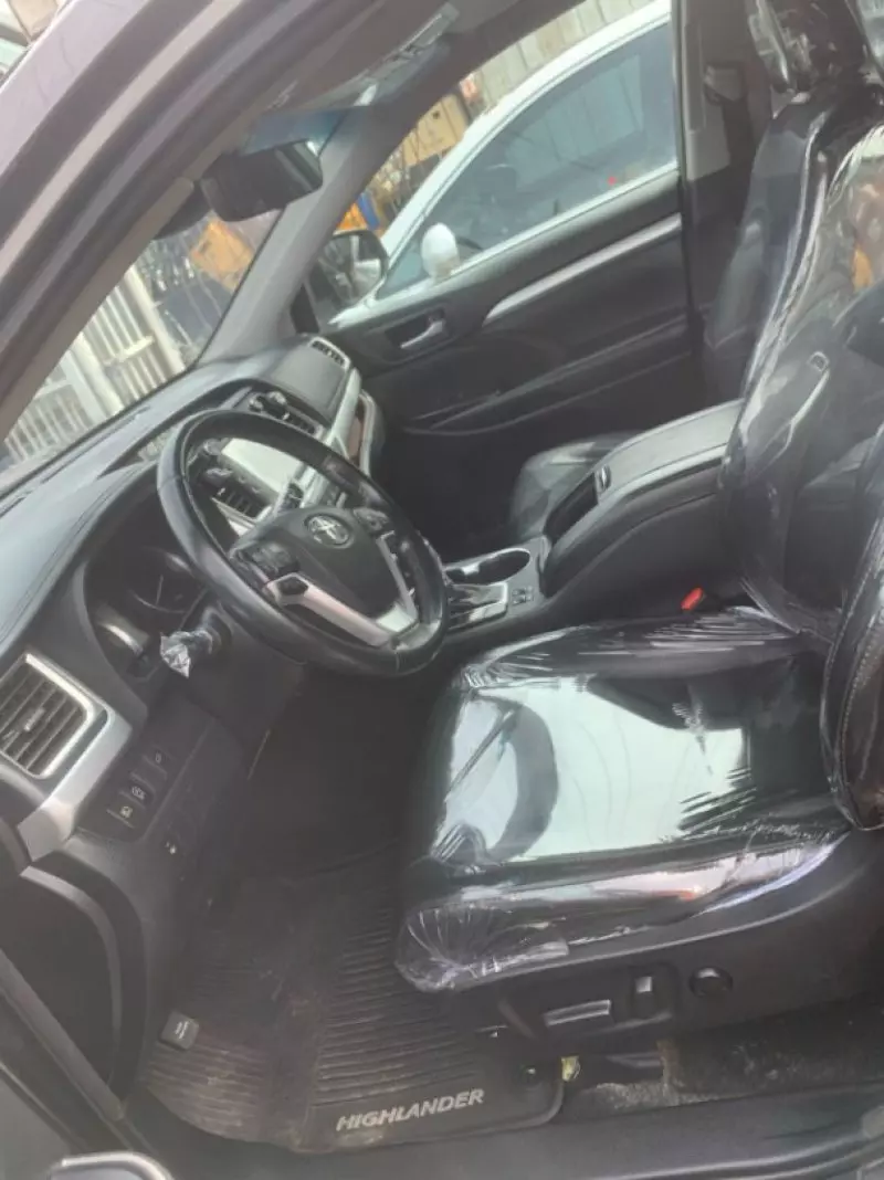 Toyota Highlander   - 2018
