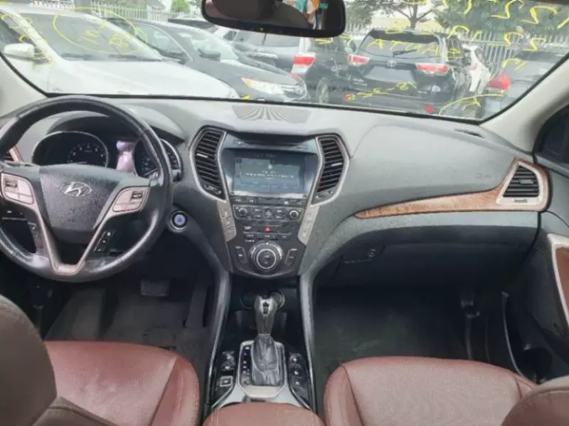 Hyundai Santa Fe   - 2016