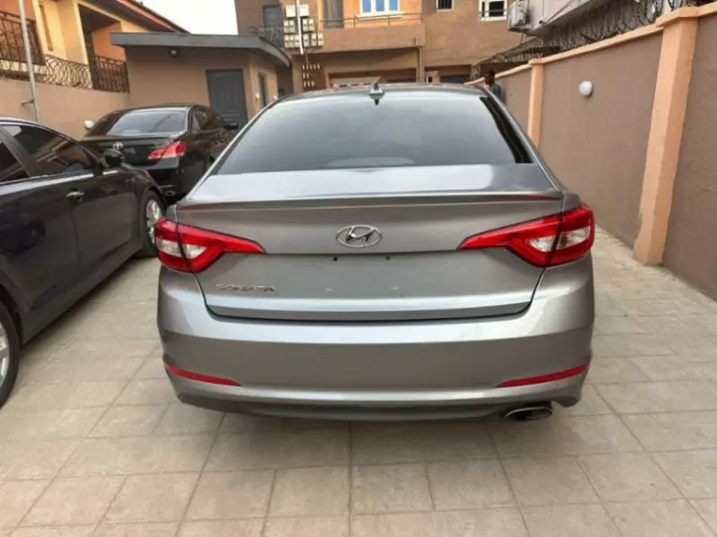 Hyundai Sonata   - 2015