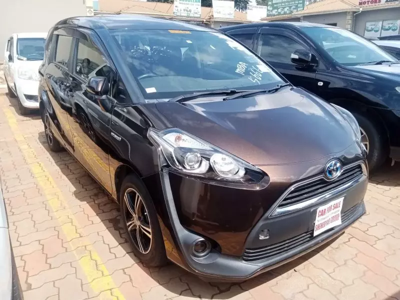 Toyota Sienta Hybrid    - 2016