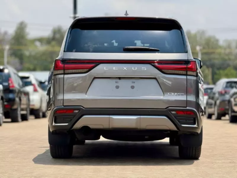Lexus LX 600   - 2023