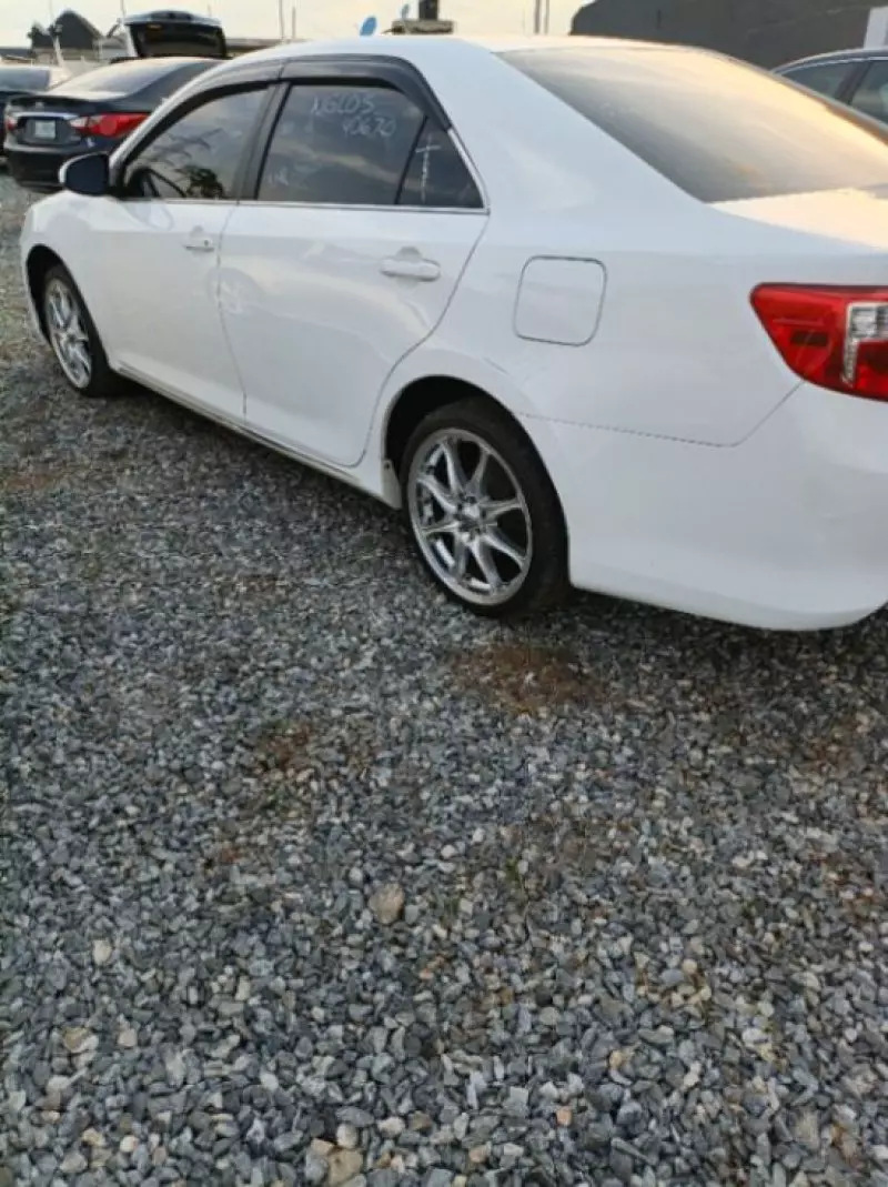 Toyota Camry   - 2014
