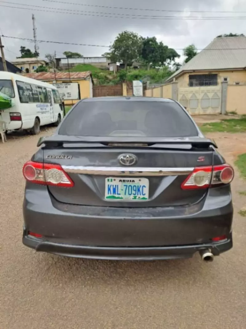 Toyota corolla   - 2012