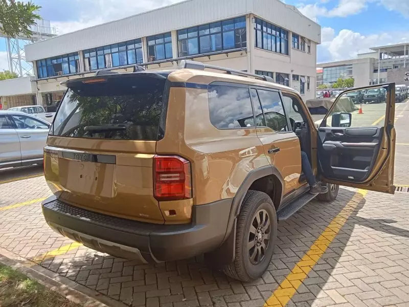 Toyota Landcruiser Prado   - 2024