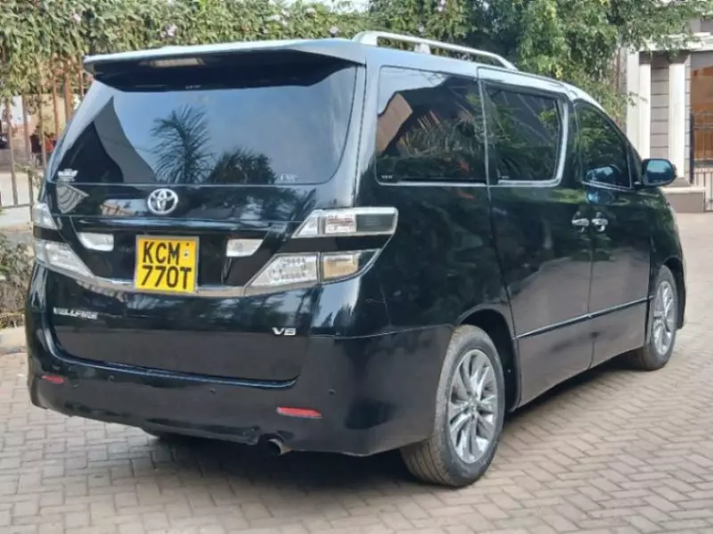 Toyota Vellfire    - 2011