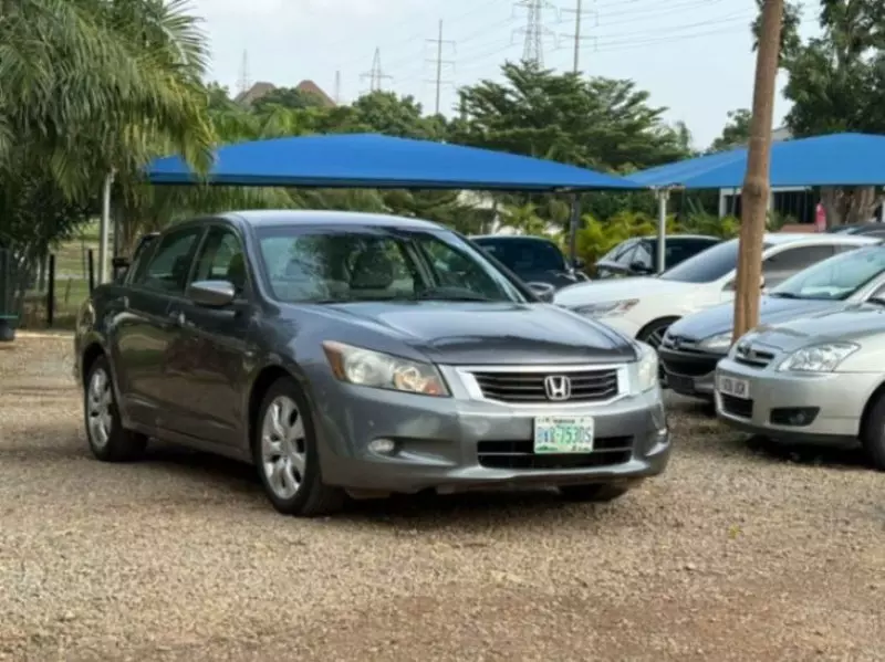 Honda Accord   - 2009