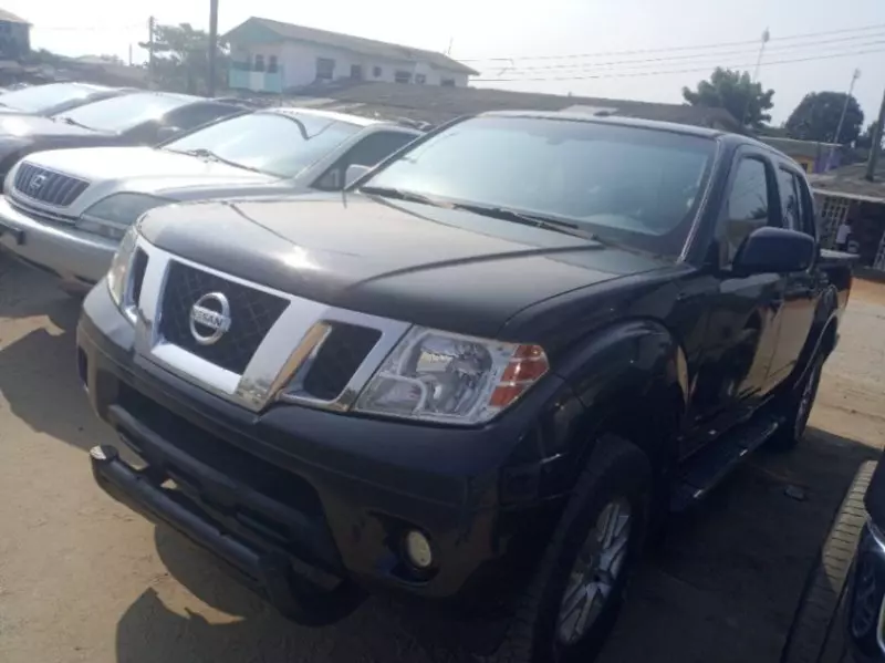 Nissan Frontier   - 2017