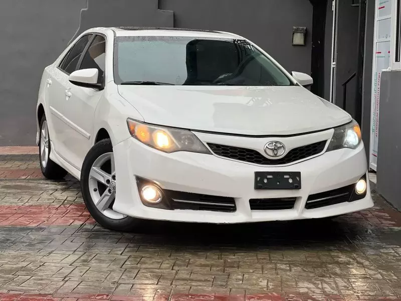 Toyota Camry   - 2012