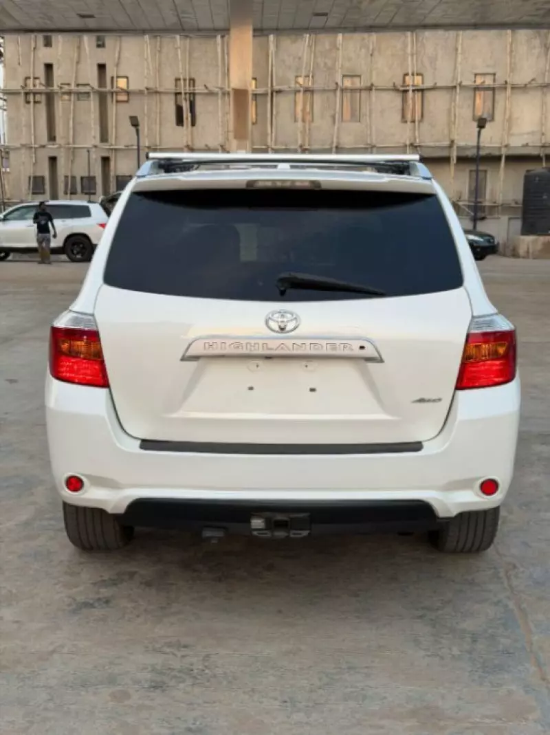 Toyota Highlander   - 2010