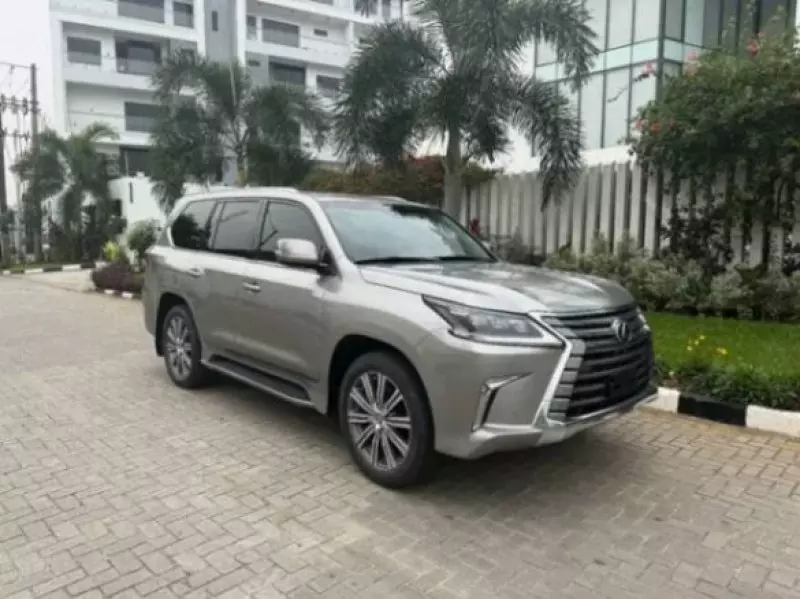 Lexus LX 570   - 2017