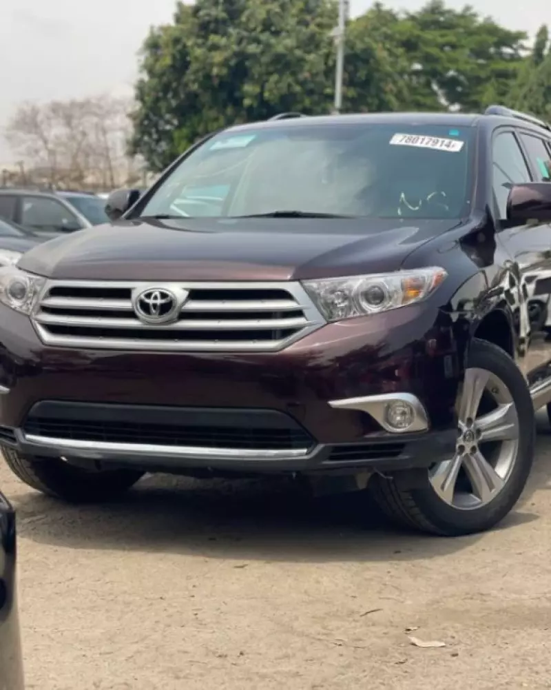 Toyota Highlander   - 2012