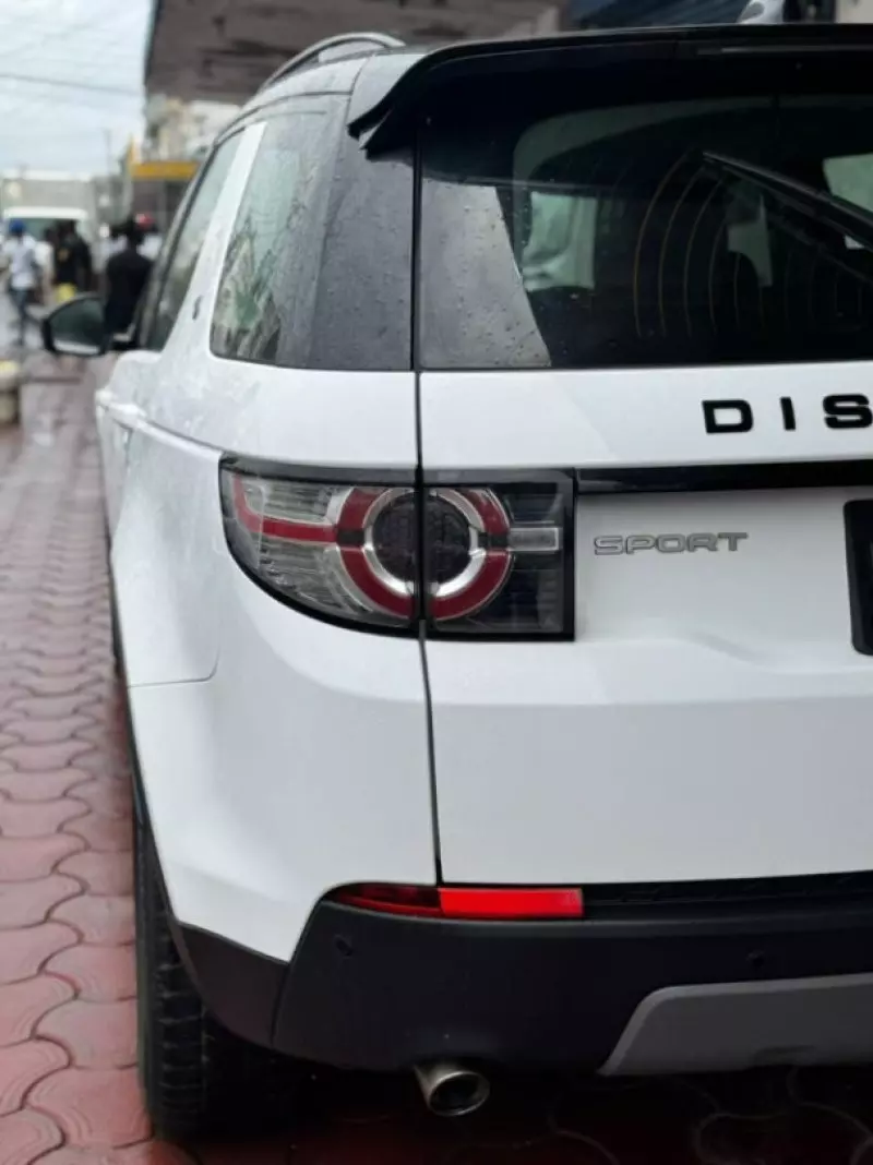Land Rover Discovery Sport   - 2018