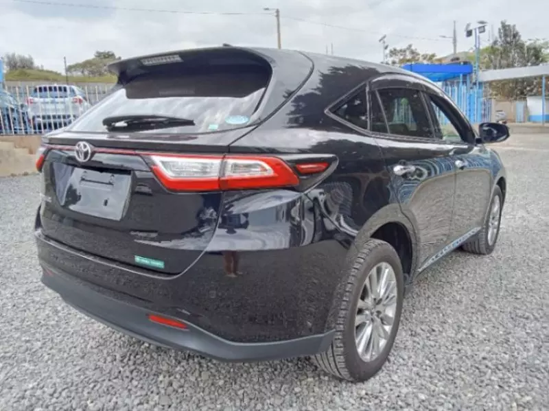 Toyota Harrier   - 2018