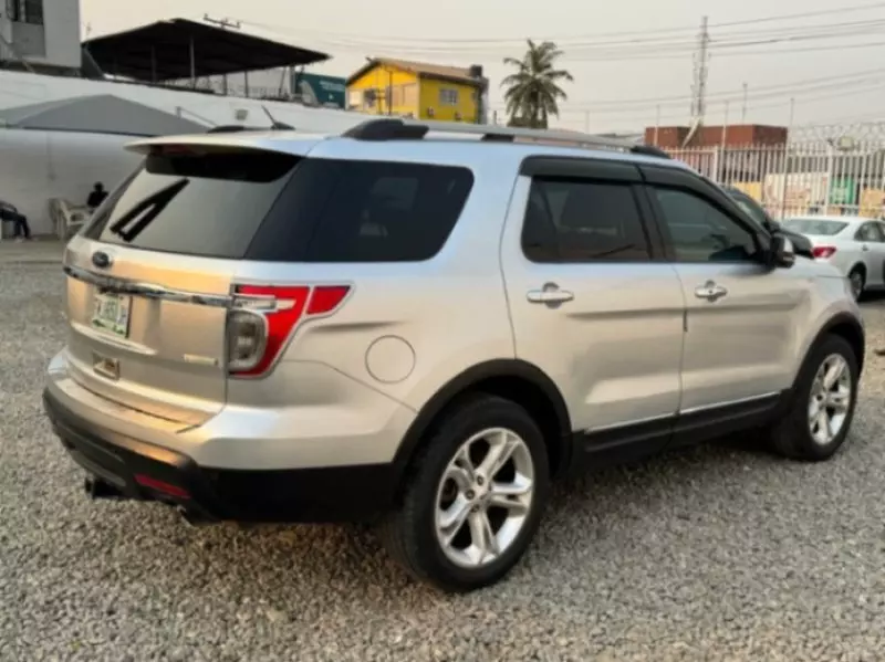 Ford Explorer   - 2014