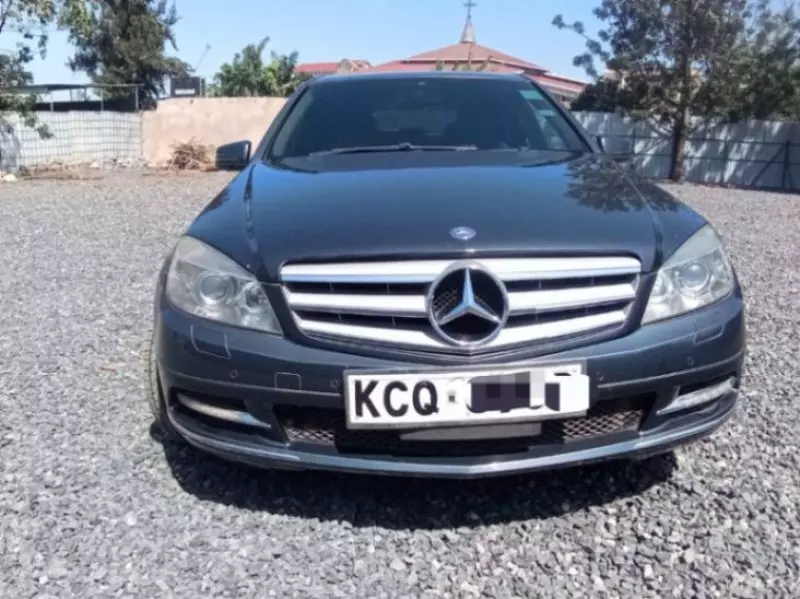Mercedes-Benz C200   - 2010