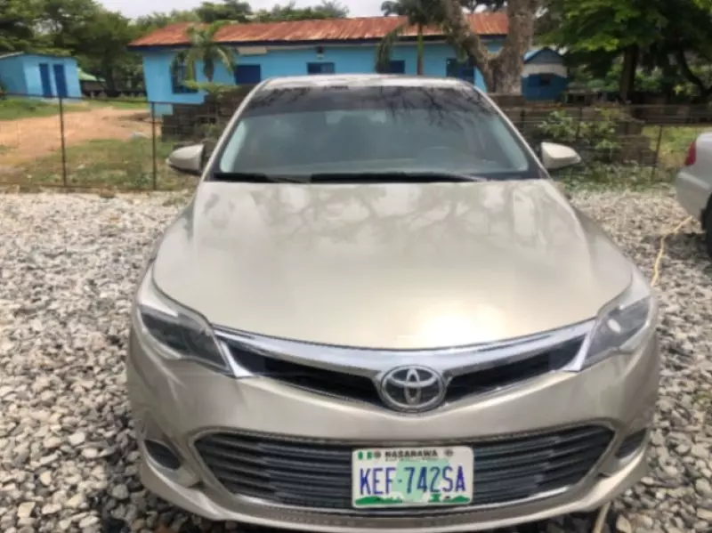 Toyota Avalon   - 2013