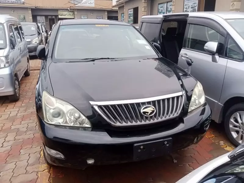 Toyota Harrier   - 2010