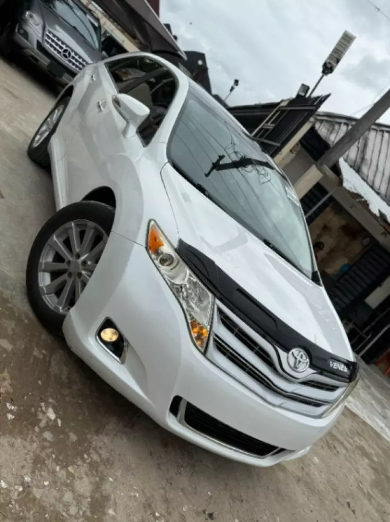 Toyota Venza   - 2013
