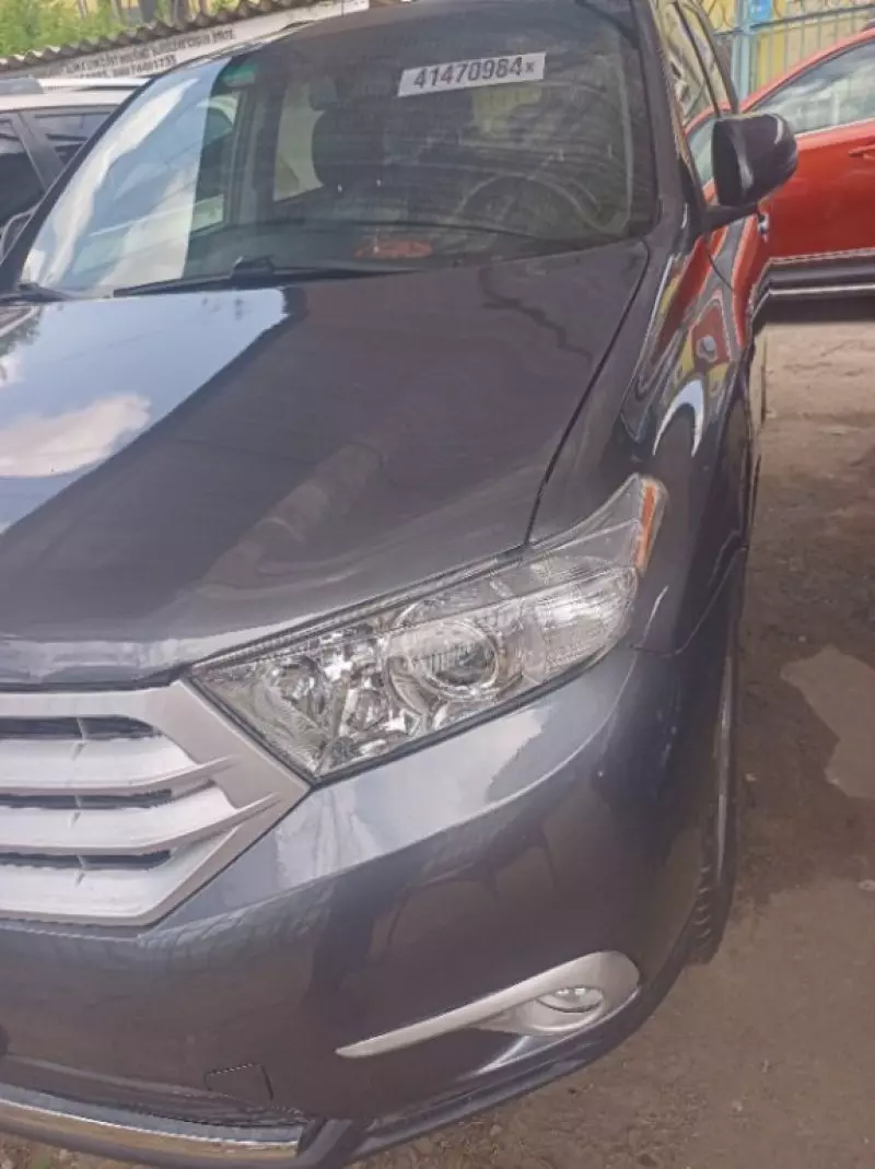 Toyota Highlander   - 2013