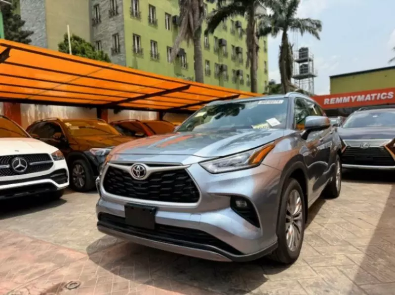 Toyota Highlander   - 2024