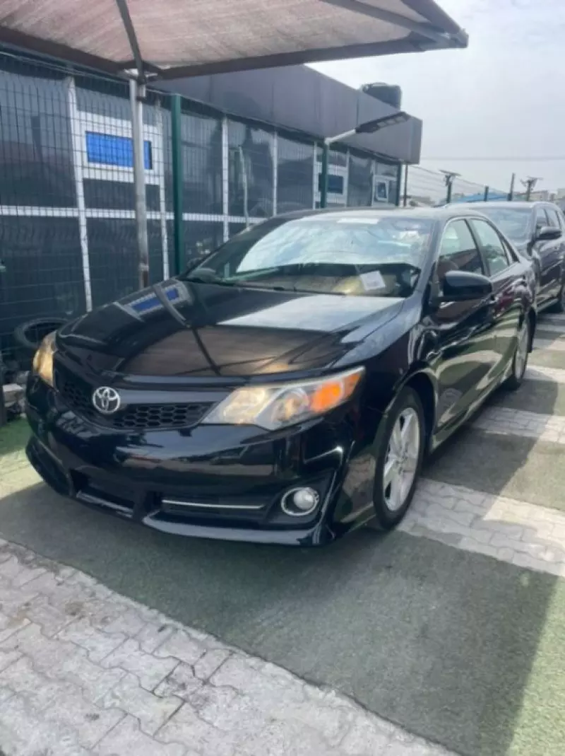 Toyota camry   - 2014