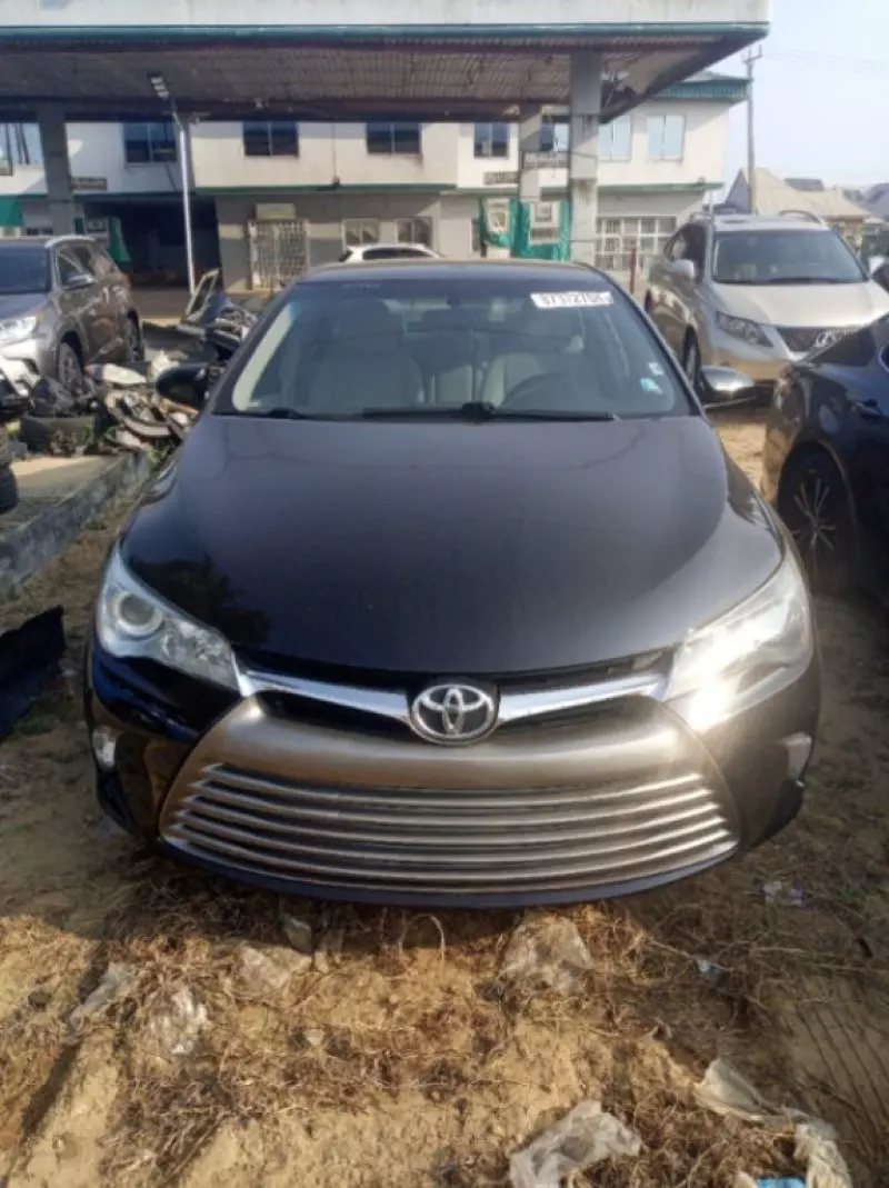 Toyota Camry   - 2017