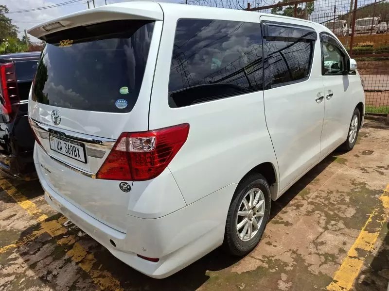 Toyota Alphard   - 2012