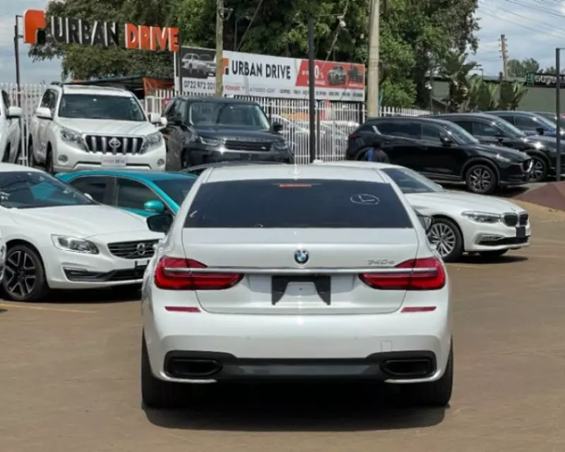 BMW 740   - 2017