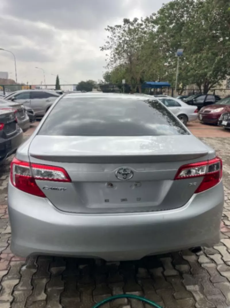 Toyota Camry   - 2012