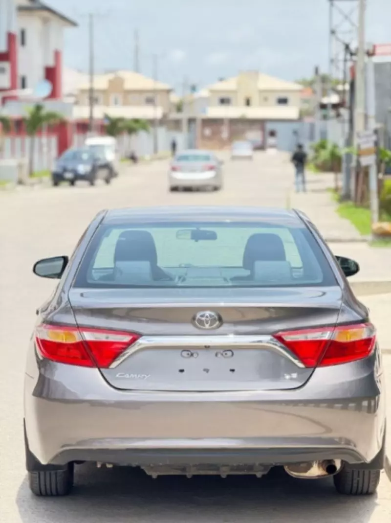 Toyota camry   - 2015