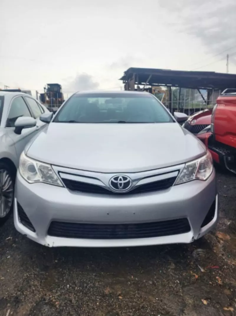 Toyota Camry   - 2013