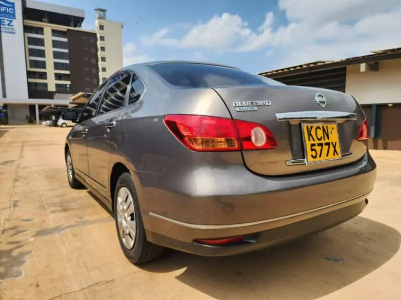 Nissan Bluebird   - 2010