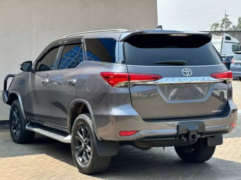 Toyota Fortuner   - 2018