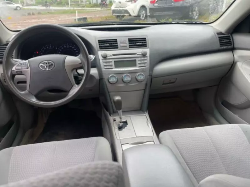 Toyota Camry   - 2009