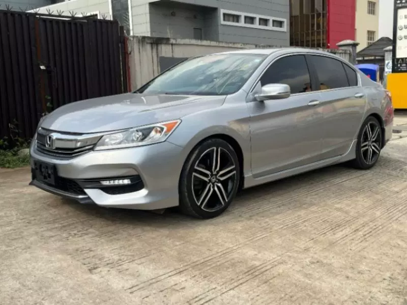 Honda Accord   - 2016