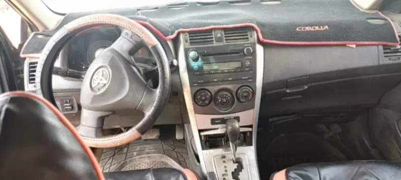 Toyota Corolla   - 2010