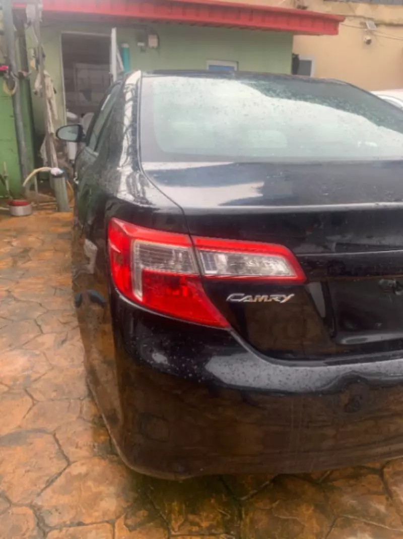 Toyota Camry   - 2012