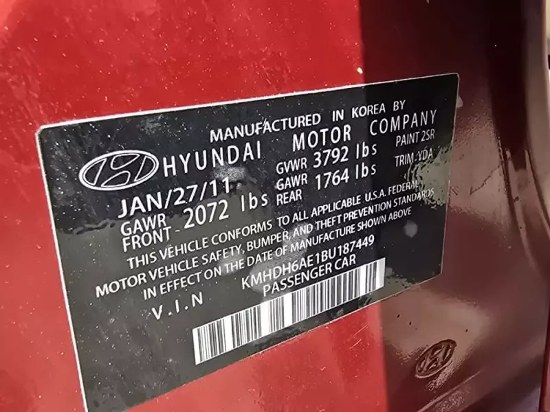 Hyundai Elantra   - 2011