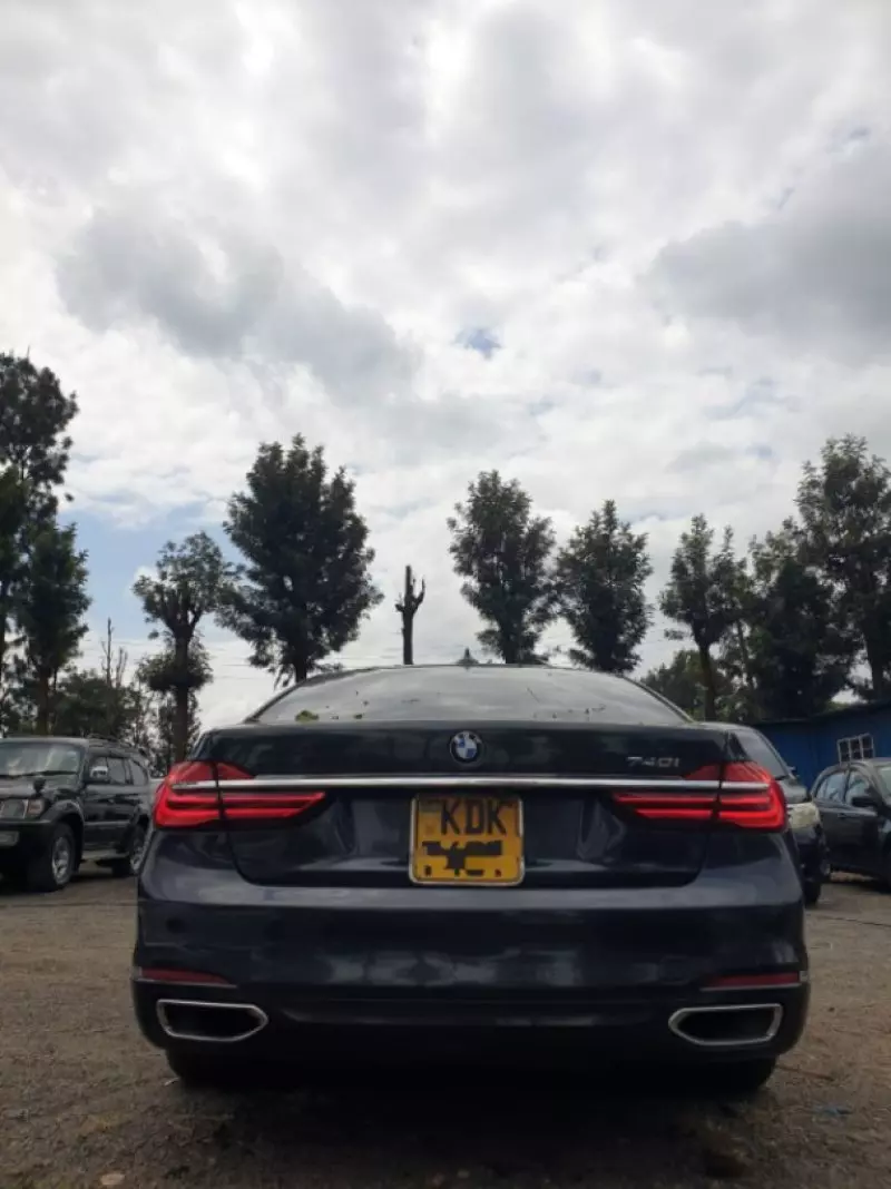 BMW 740 li   - 2016